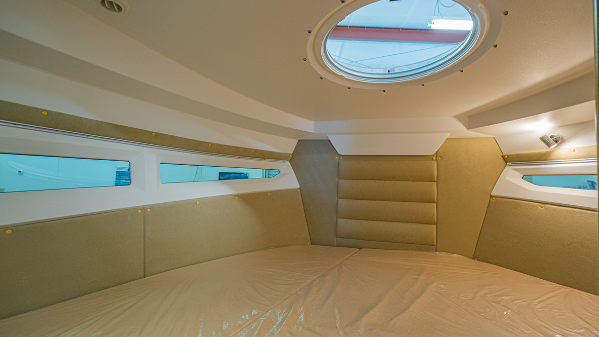 920 Explorer Max aft deck