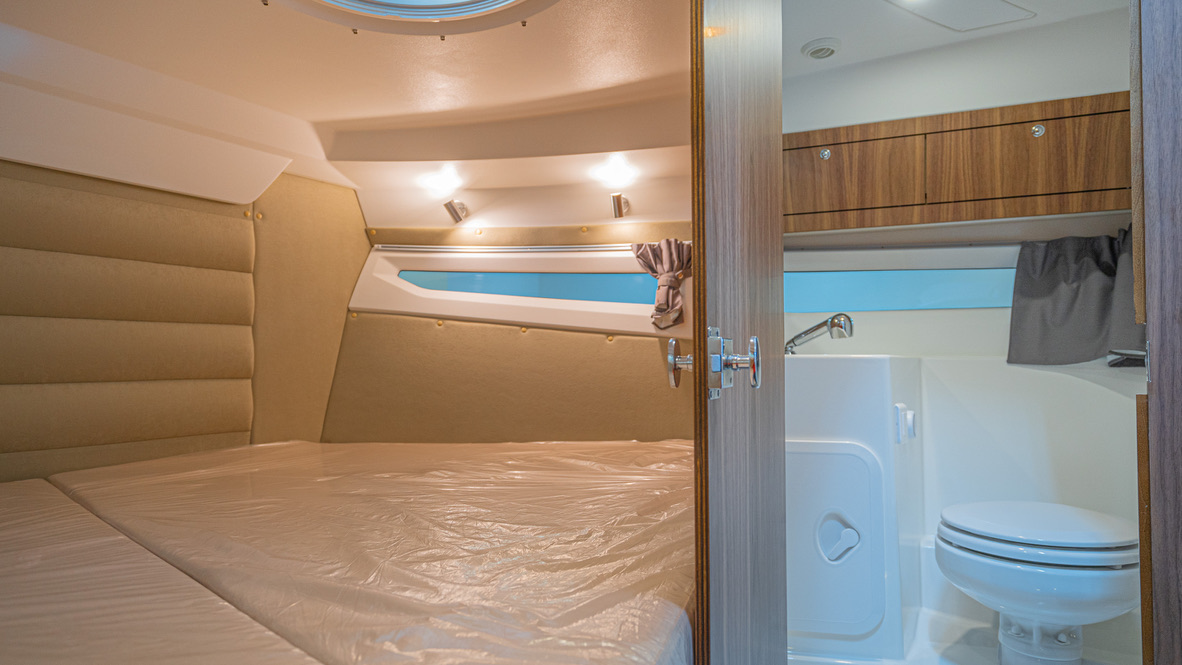 920 Explorer Max aft deck