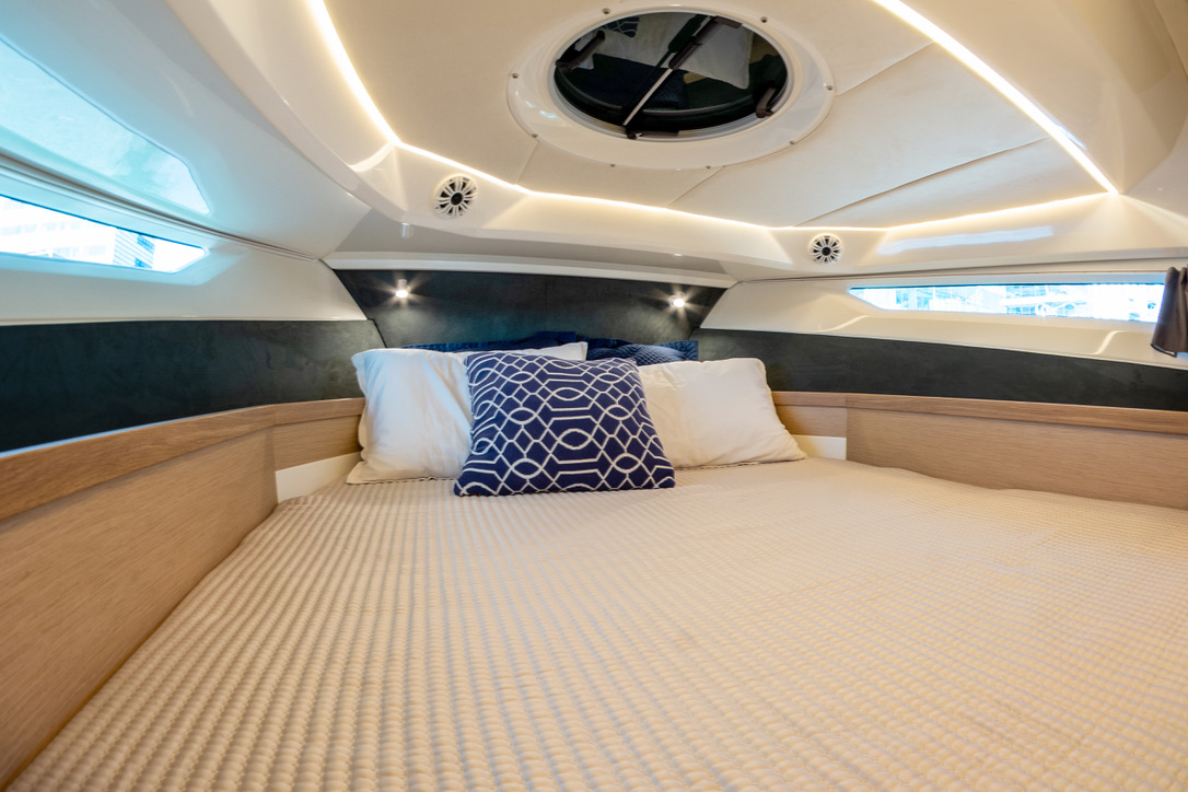 Sorrento 100 aft deck