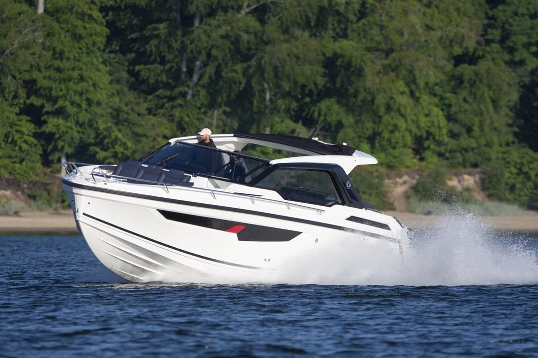 Sorrento 100 helm