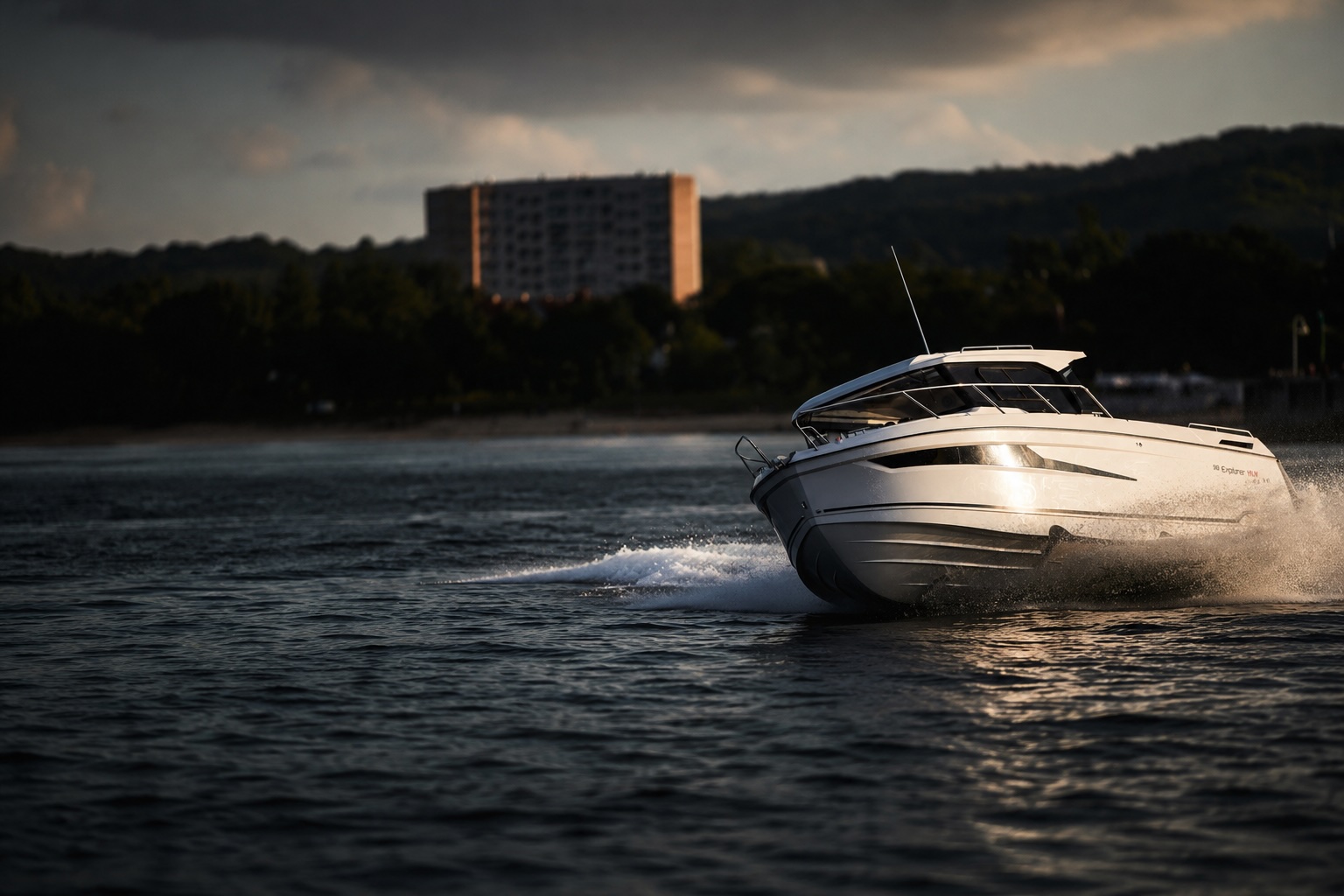 Skamander weekend boat running along the coast